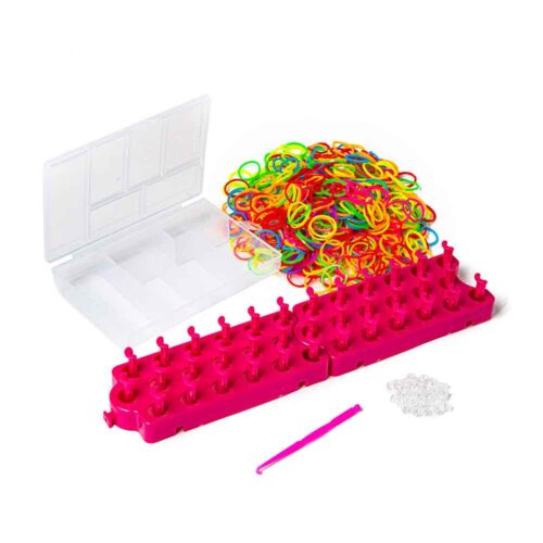 Set za izradu narukvica LOOM sadrži loom alat, više od 1200 šarenih gumica, kopče, kukicu i kutiju za pohranu. Kreativna igračka za izradu dječjih narukvica i modnih dodataka.