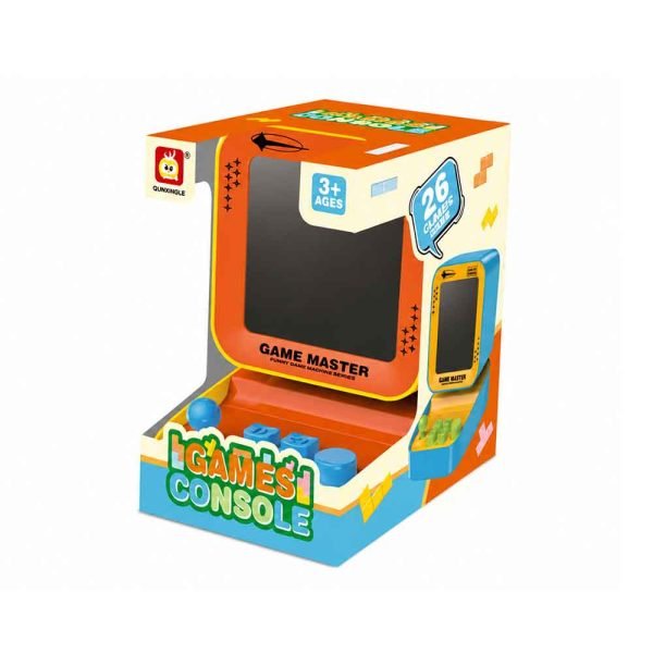 Retro igraća konzola Game Master u obliku mini arkadnog automata sadrži 26 različitih igara, ugrađeni ekran, joystick i funkcijske tipke. Kompaktnih je dimenzija približno 10,5 x 9,5 x 7 cm i namijenjena je djeci od 3 godine.